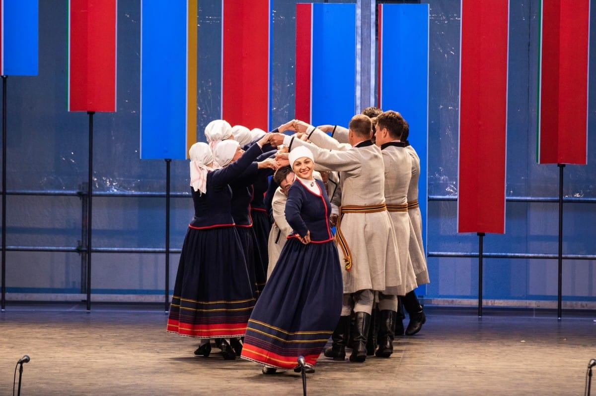 IX Starptautiskais tautas deju festivāls "Sudmaliņas" - Atklāšanas koncerts "Aiz deviņām jūrām, aiz deviņiem kalniem"