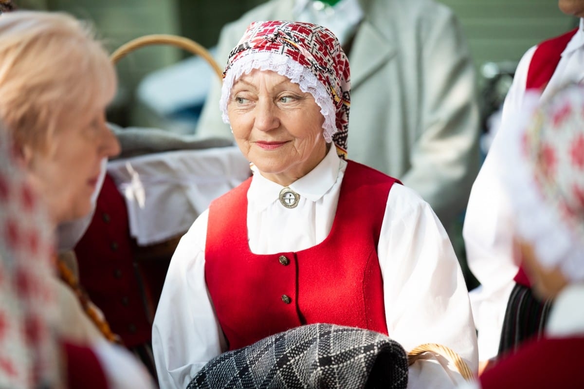 IX Starptautiskais tautas deju festivāls "Sudmaliņas" - koncerts "Trejdeviņas saules lēca" Vērmanes dārzā