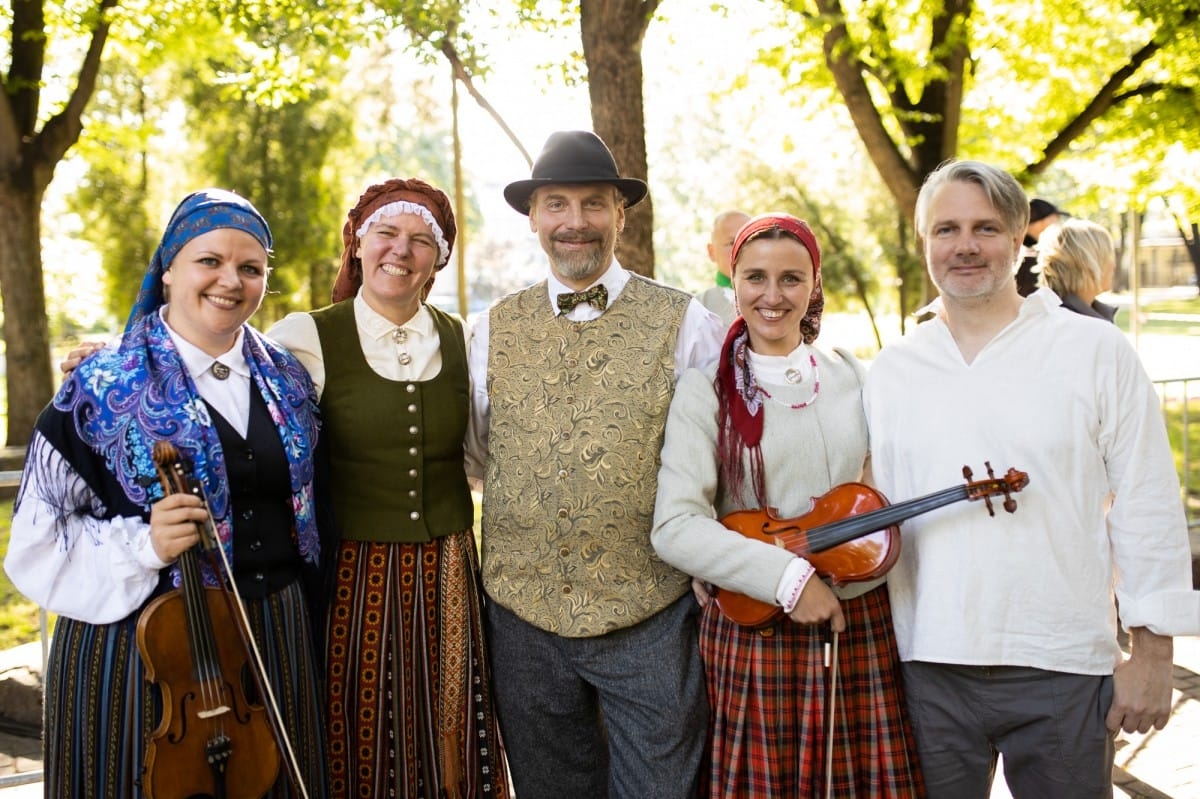 IX Starptautiskais tautas deju festivāls "Sudmaliņas" - koncerts "Trejdeviņas saules lēca" Vērmanes dārzā