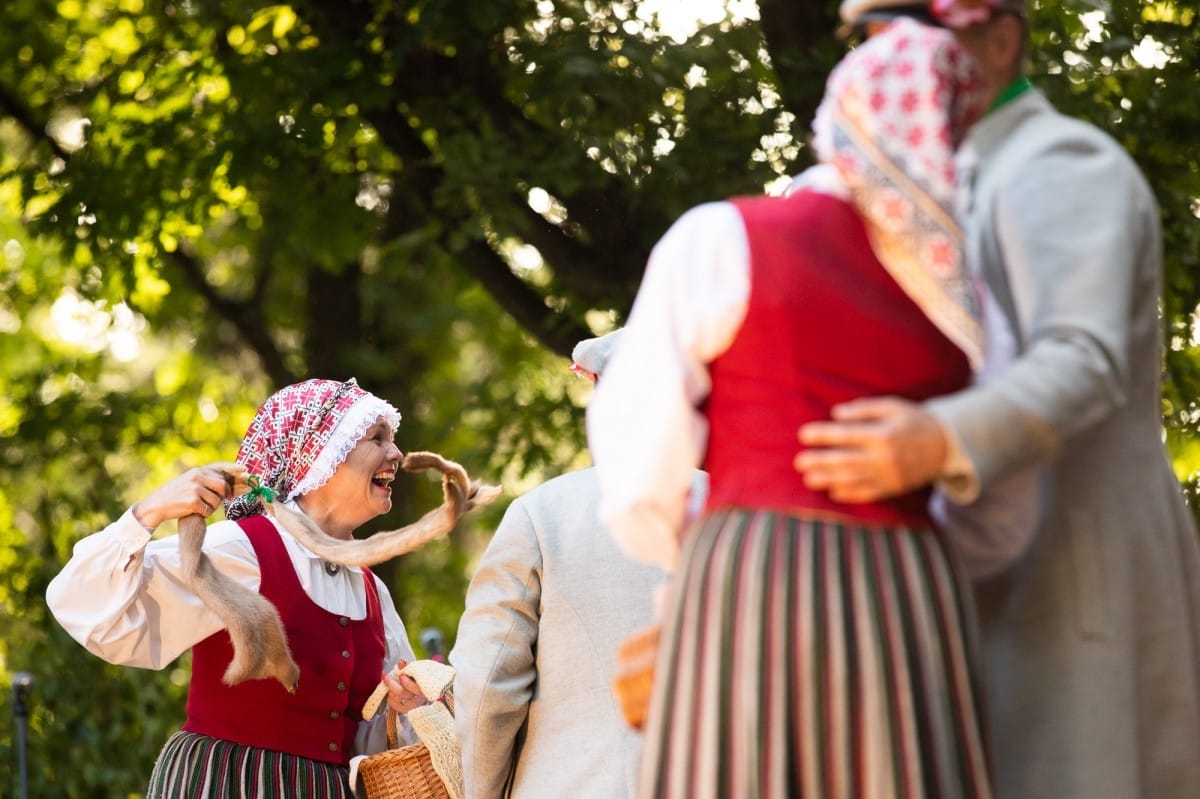 IX Starptautiskais tautas deju festivāls "Sudmaliņas" - koncerts "Trejdeviņas saules lēca" Vērmanes dārzā