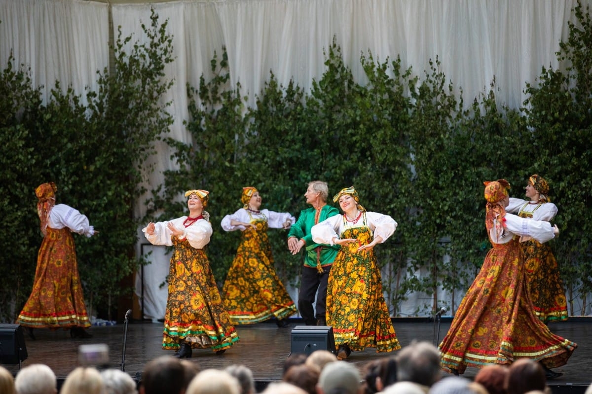 IX Starptautiskais tautas deju festivāls "Sudmaliņas" - koncerts "Trejdeviņas saules lēca" Vērmanes dārzā