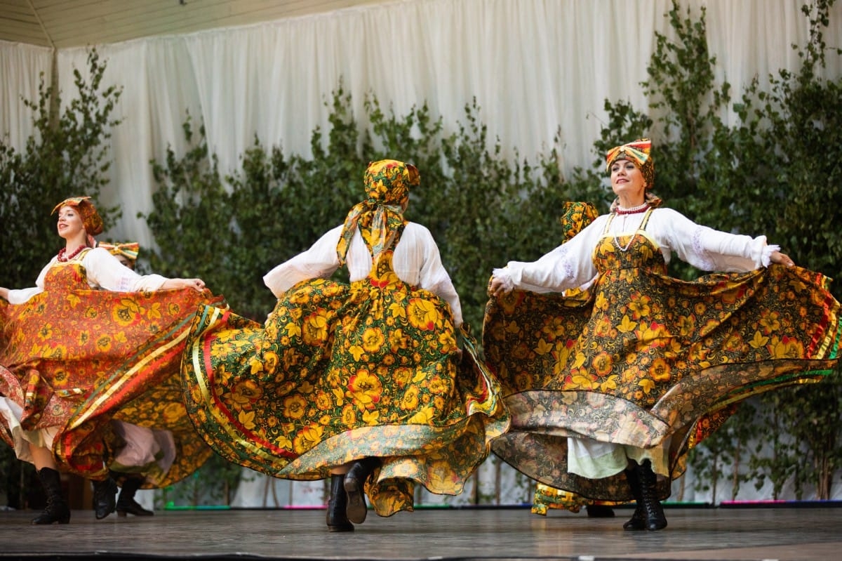 IX Starptautiskais tautas deju festivāls "Sudmaliņas" - koncerts "Trejdeviņas saules lēca" Vērmanes dārzā