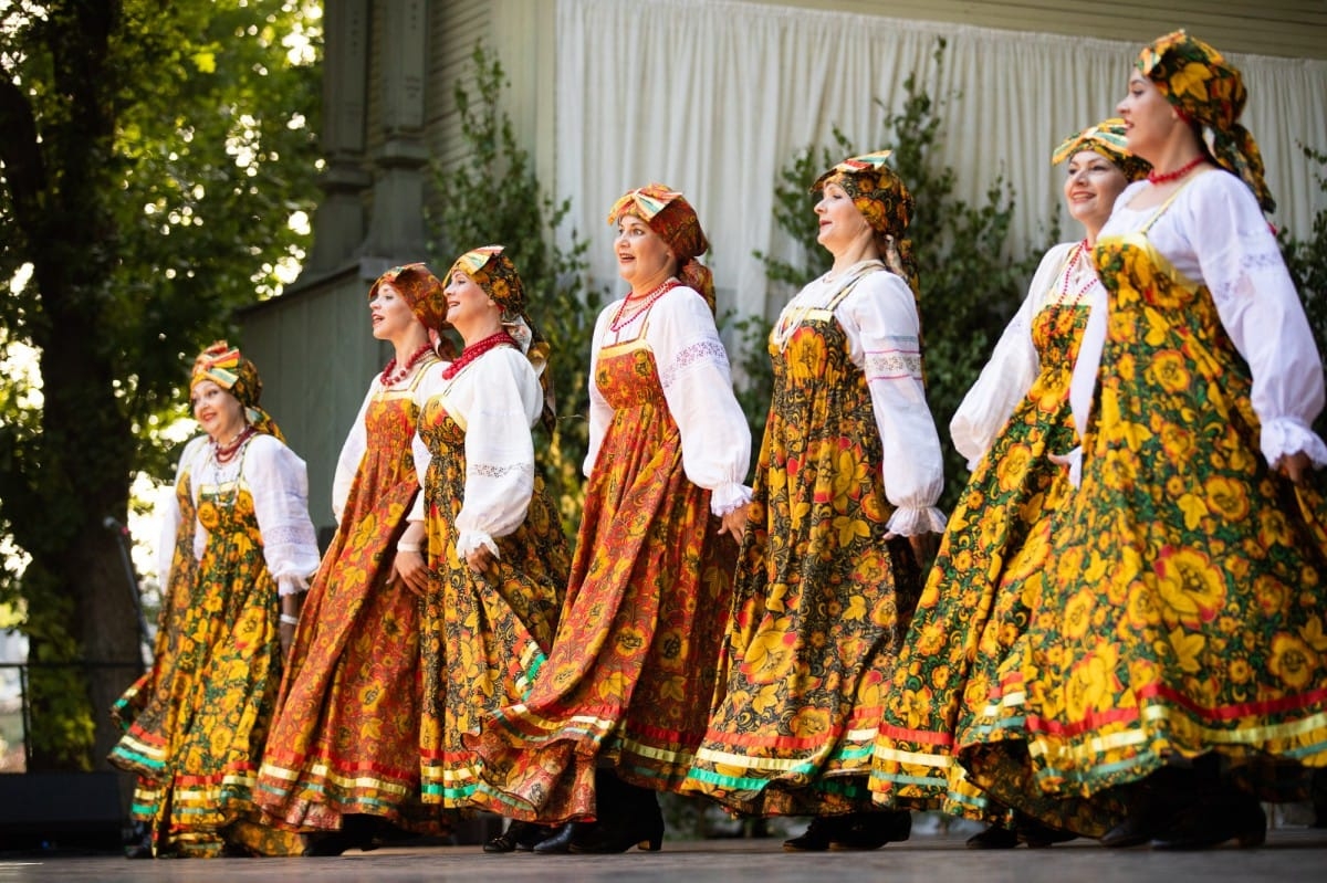 IX Starptautiskais tautas deju festivāls "Sudmaliņas" - koncerts "Trejdeviņas saules lēca" Vērmanes dārzā