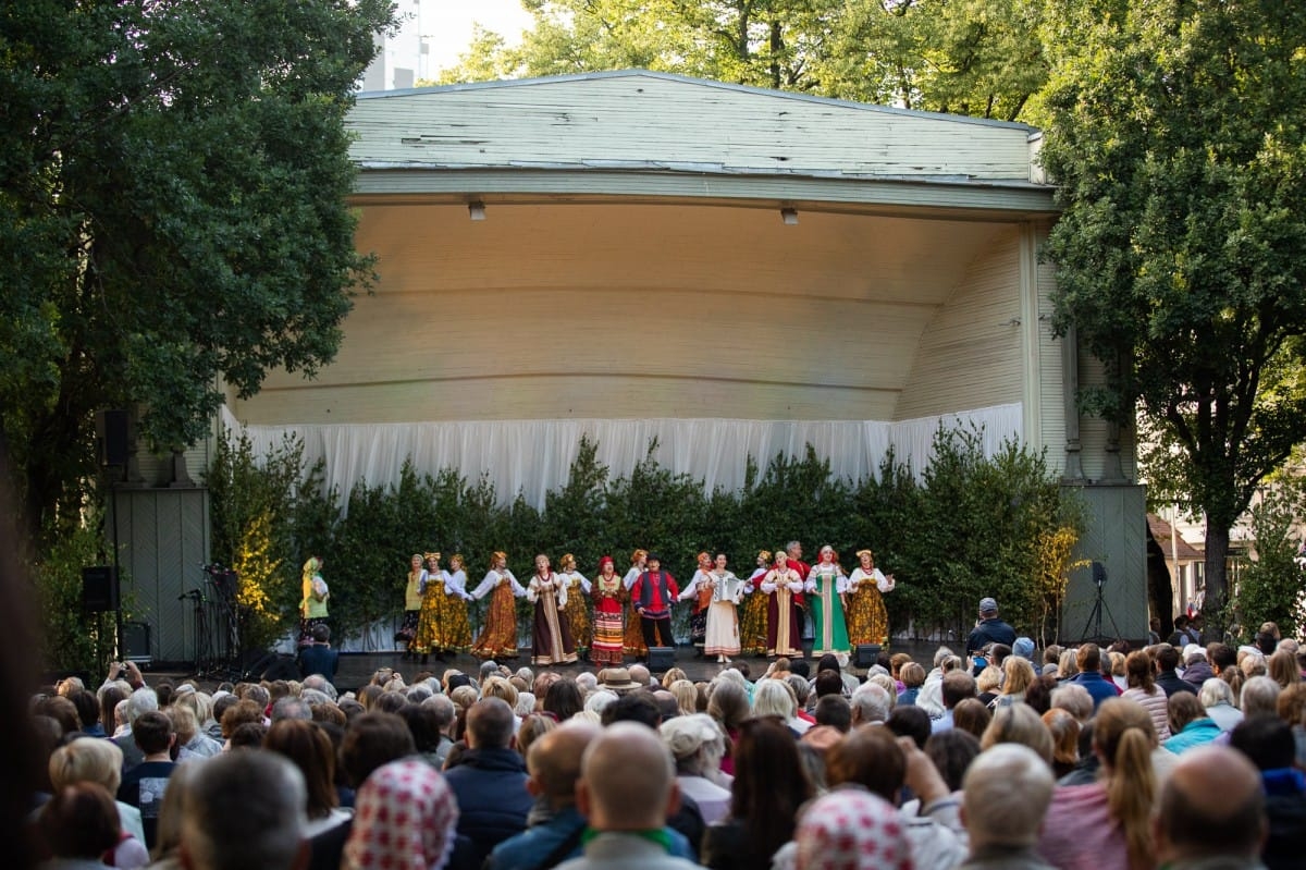 IX Starptautiskais tautas deju festivāls "Sudmaliņas" - koncerts "Trejdeviņas saules lēca" Vērmanes dārzā