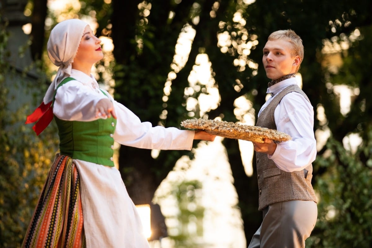 IX Starptautiskais tautas deju festivāls "Sudmaliņas" - koncerts "Trejdeviņas saules lēca" Vērmanes dārzā