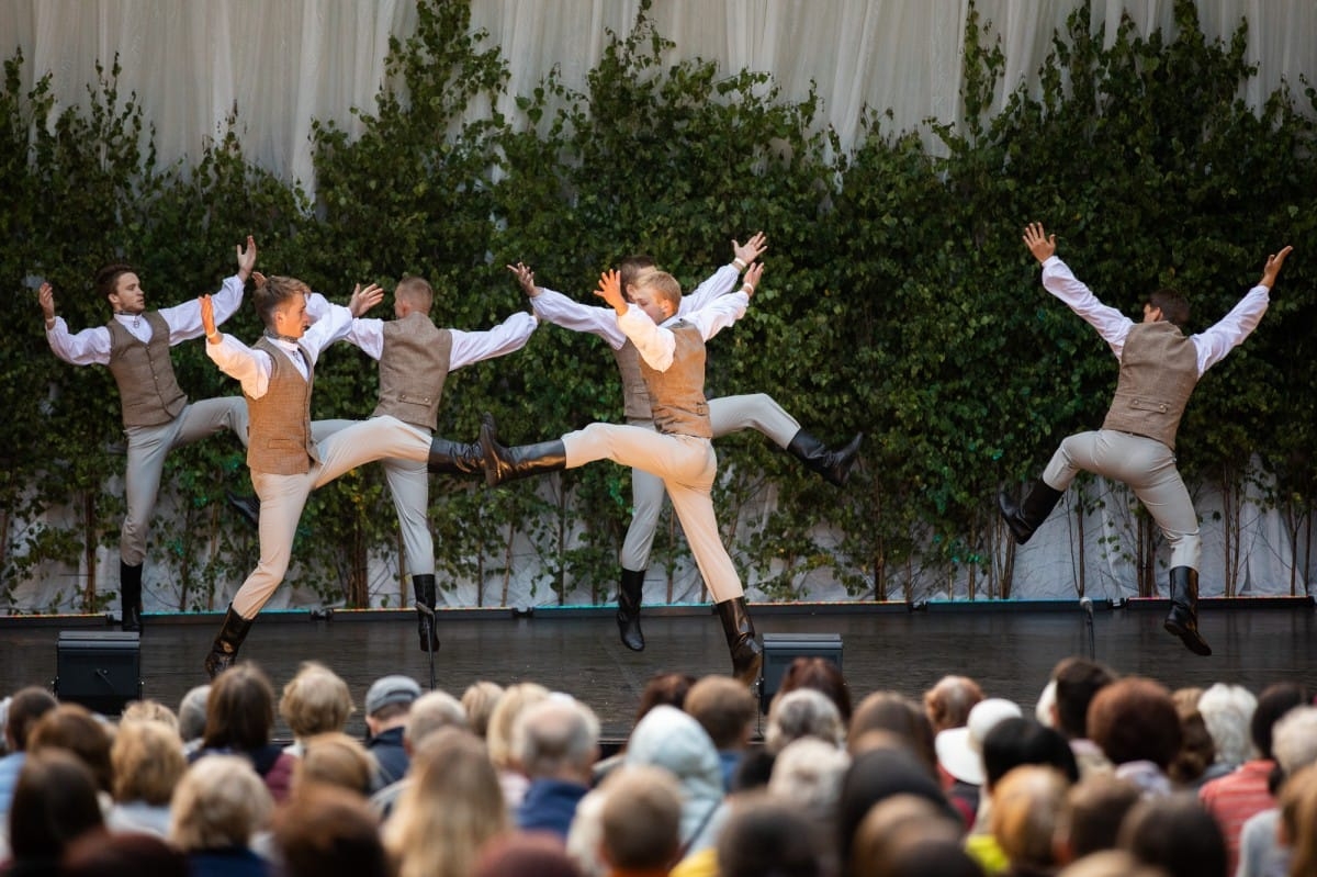 IX Starptautiskais tautas deju festivāls "Sudmaliņas" - koncerts "Trejdeviņas saules lēca" Vērmanes dārzā