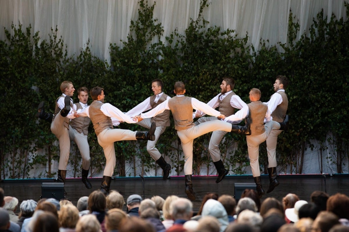 IX Starptautiskais tautas deju festivāls "Sudmaliņas" - koncerts "Trejdeviņas saules lēca" Vērmanes dārzā