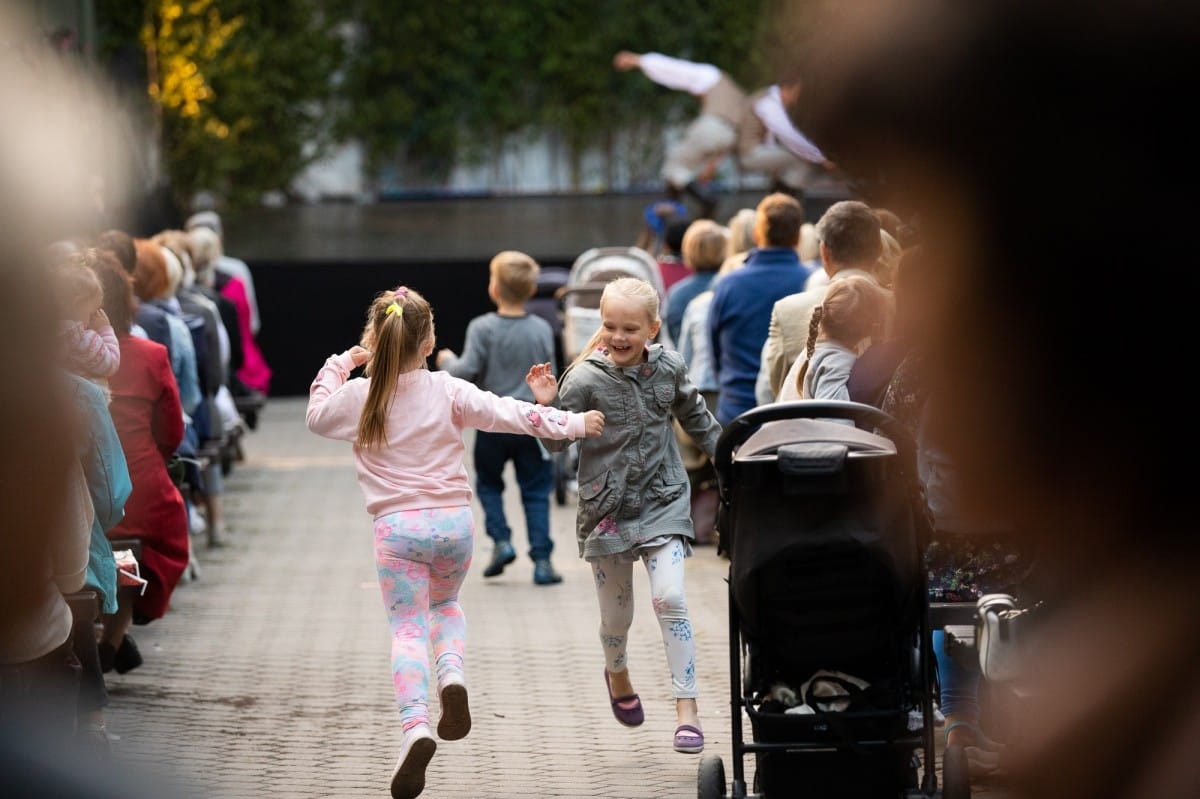 IX Starptautiskais tautas deju festivāls "Sudmaliņas" - koncerts "Trejdeviņas saules lēca" Vērmanes dārzā