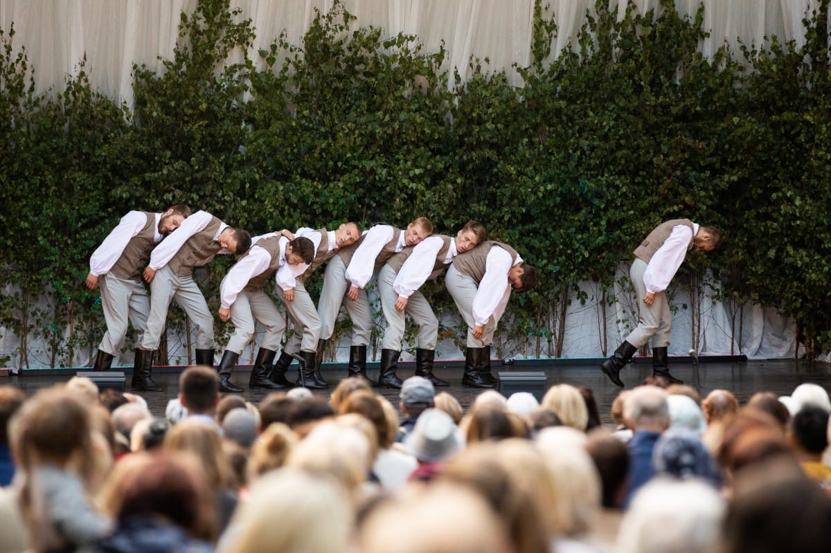 IX Starptautiskais tautas deju festivāls "Sudmaliņas" - koncerts "Trejdeviņas saules lēca" Vērmanes dārzā