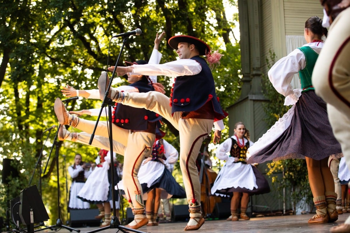 IX Starptautiskais tautas deju festivāls "Sudmaliņas" - koncerts "Trejdeviņas saules lēca" Vērmanes dārzā