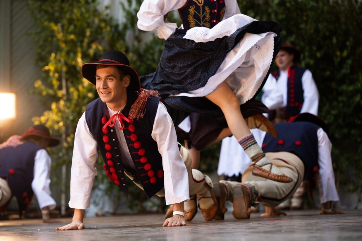 IX Starptautiskais tautas deju festivāls "Sudmaliņas" - koncerts "Trejdeviņas saules lēca" Vērmanes dārzā