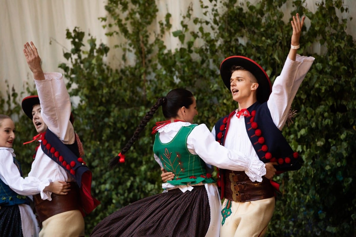 IX Starptautiskais tautas deju festivāls "Sudmaliņas" - koncerts "Trejdeviņas saules lēca" Vērmanes dārzā