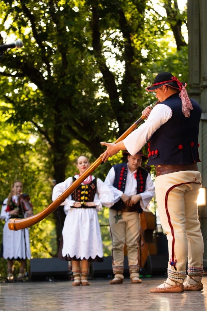 IX Starptautiskais tautas deju festivāls "Sudmaliņas" - koncerts "Trejdeviņas saules lēca" Vērmanes dārzā