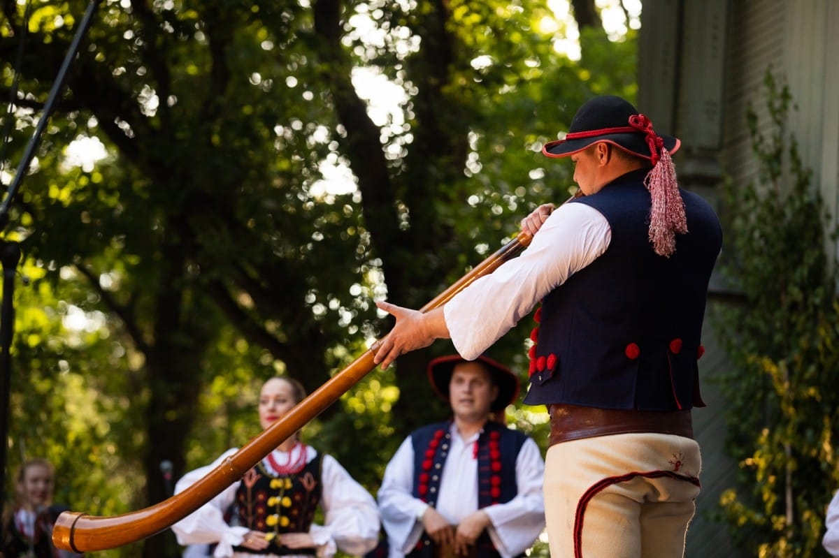 IX Starptautiskais tautas deju festivāls "Sudmaliņas" - koncerts "Trejdeviņas saules lēca" Vērmanes dārzā