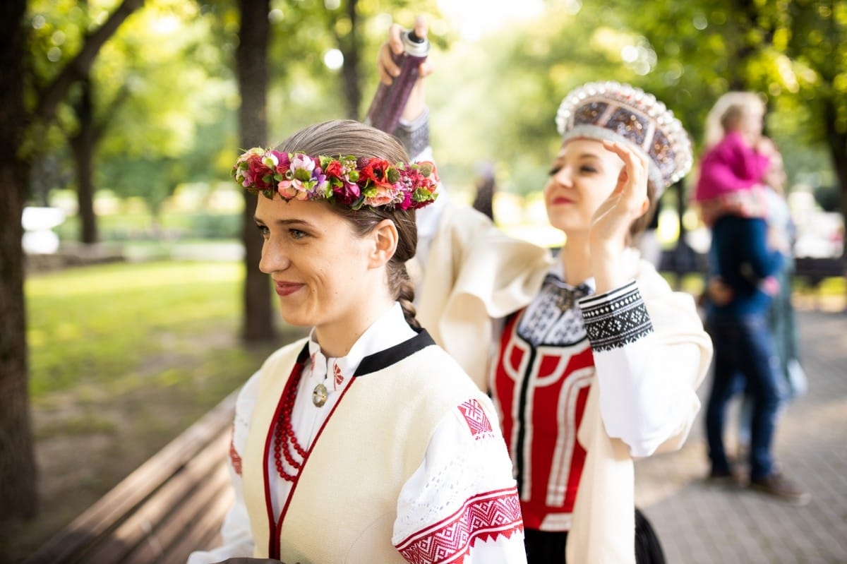 IX Starptautiskais tautas deju festivāls "Sudmaliņas" - koncerts "Trejdeviņas saules lēca" Vērmanes dārzā