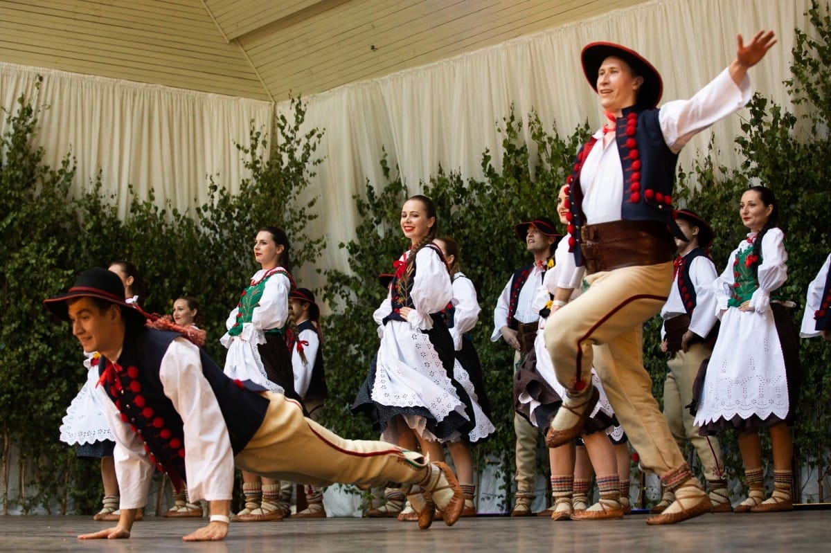 IX Starptautiskais tautas deju festivāls "Sudmaliņas" - koncerts "Trejdeviņas saules lēca" Vērmanes dārzā