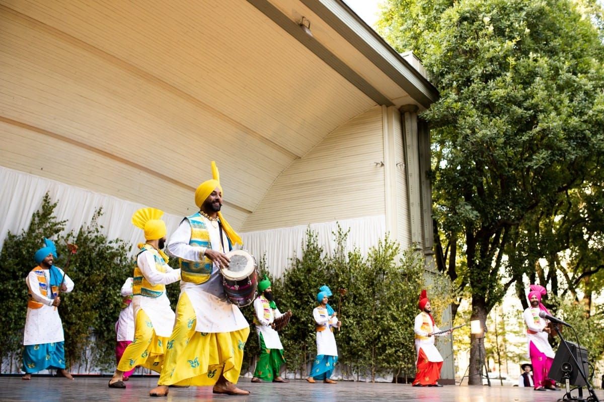 IX Starptautiskais tautas deju festivāls "Sudmaliņas" - koncerts "Trejdeviņas saules lēca" Vērmanes dārzā