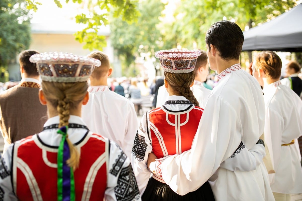 IX Starptautiskais tautas deju festivāls "Sudmaliņas" - koncerts "Trejdeviņas saules lēca" Vērmanes dārzā