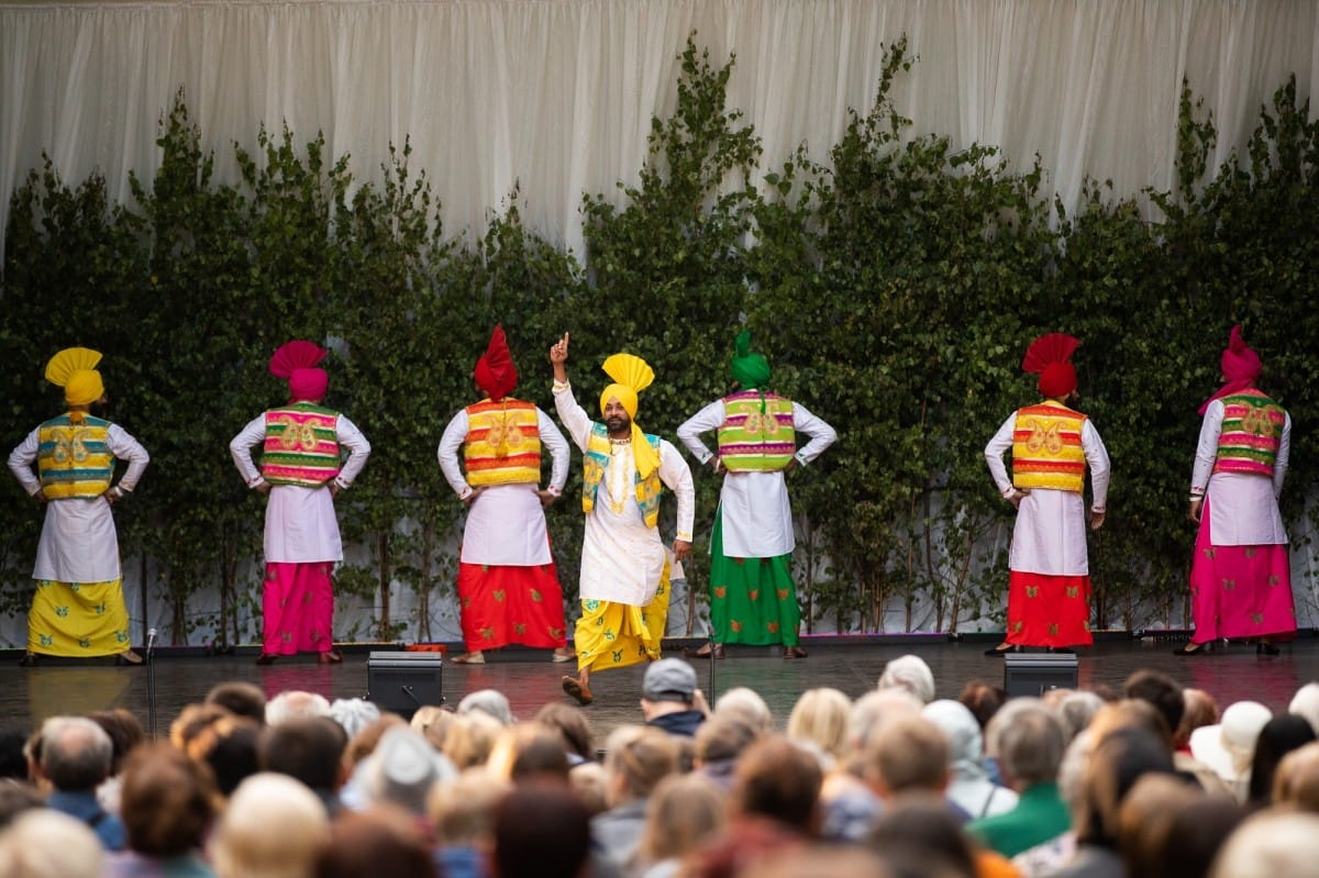 IX Starptautiskais tautas deju festivāls "Sudmaliņas" - koncerts "Trejdeviņas saules lēca" Vērmanes dārzā