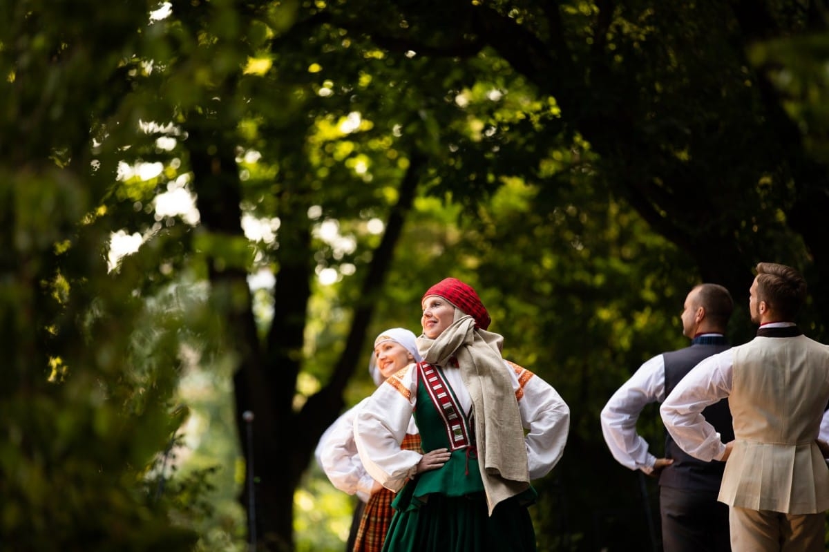 IX Starptautiskais tautas deju festivāls "Sudmaliņas" - koncerts "Trejdeviņas saules lēca" Vērmanes dārzā