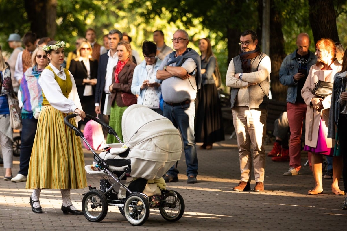 IX Starptautiskais tautas deju festivāls "Sudmaliņas" - koncerts "Trejdeviņas saules lēca" Vērmanes dārzā