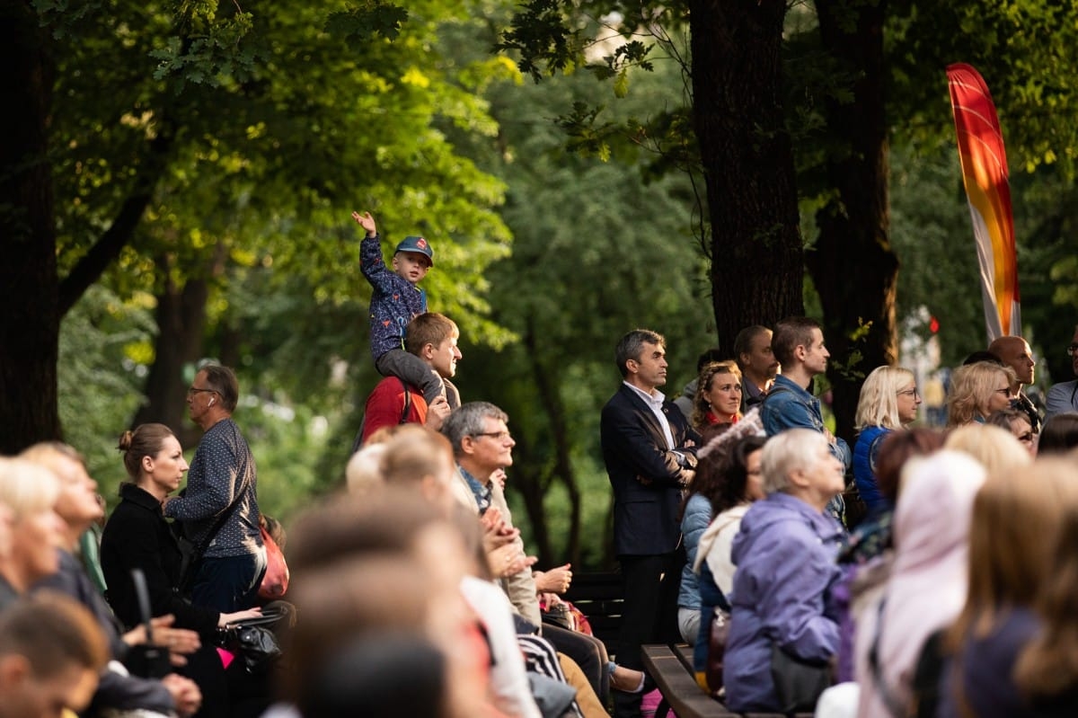 IX Starptautiskais tautas deju festivāls "Sudmaliņas" - koncerts "Trejdeviņas saules lēca" Vērmanes dārzā