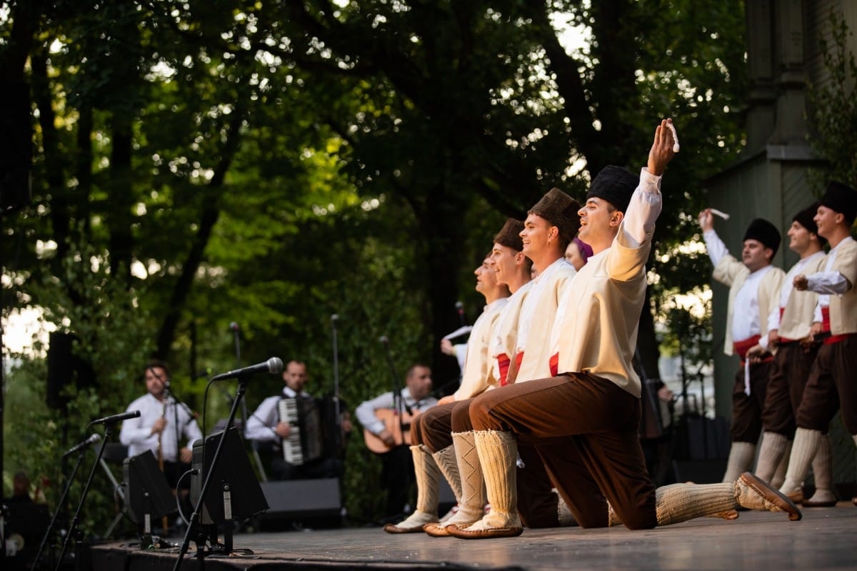 IX Starptautiskais tautas deju festivāls "Sudmaliņas" - koncerts "Trejdeviņas saules lēca" Vērmanes dārzā