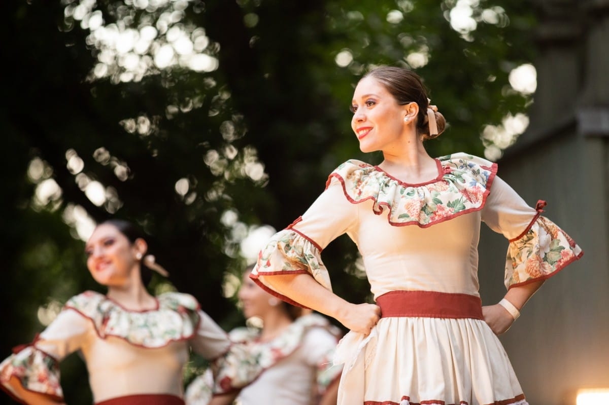 IX Starptautiskais tautas deju festivāls "Sudmaliņas" - koncerts "Trejdeviņas saules lēca" Vērmanes dārzā