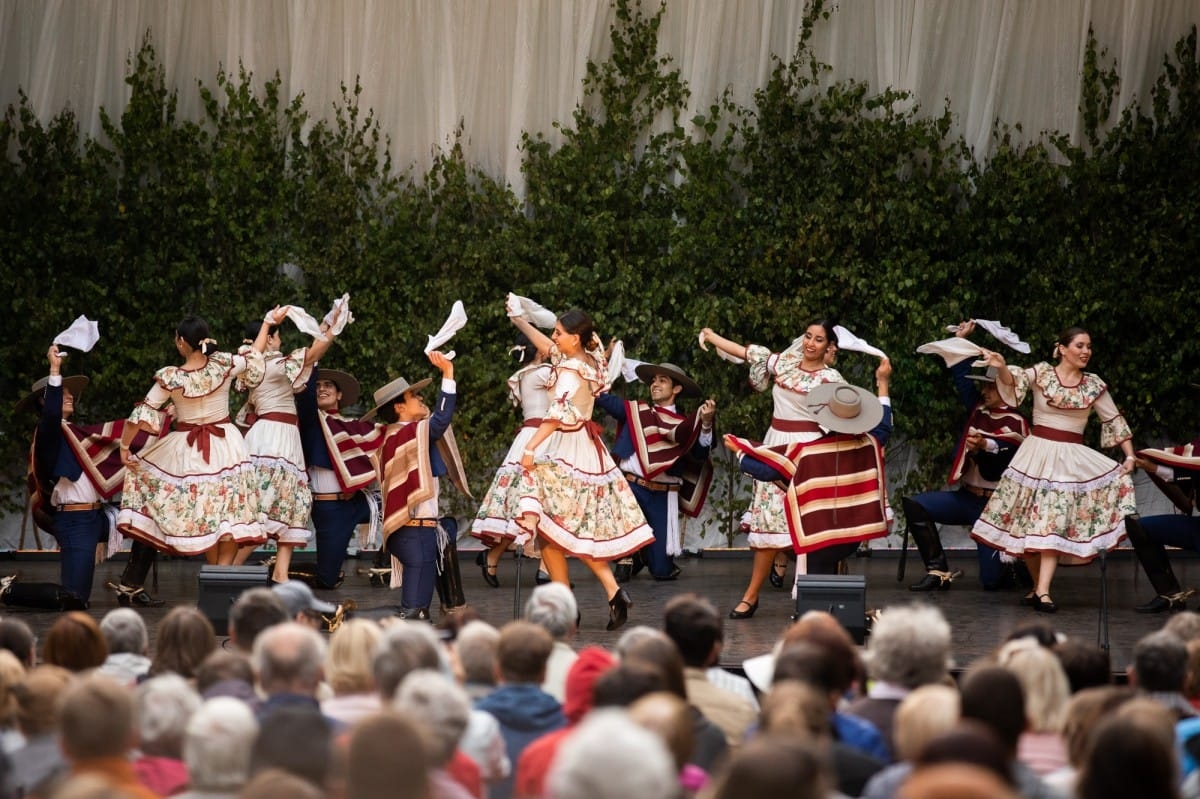 IX Starptautiskais tautas deju festivāls "Sudmaliņas" - koncerts "Trejdeviņas saules lēca" Vērmanes dārzā