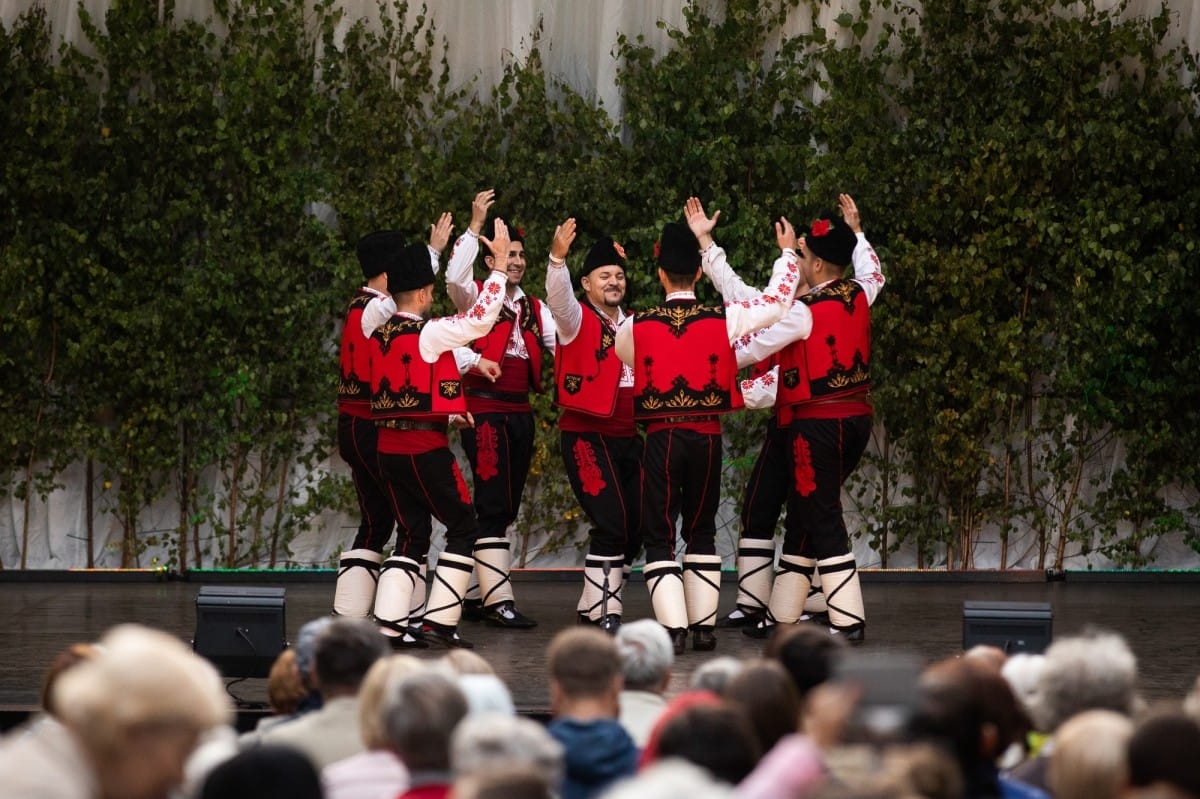 IX Starptautiskais tautas deju festivāls "Sudmaliņas" - koncerts "Trejdeviņas saules lēca" Vērmanes dārzā