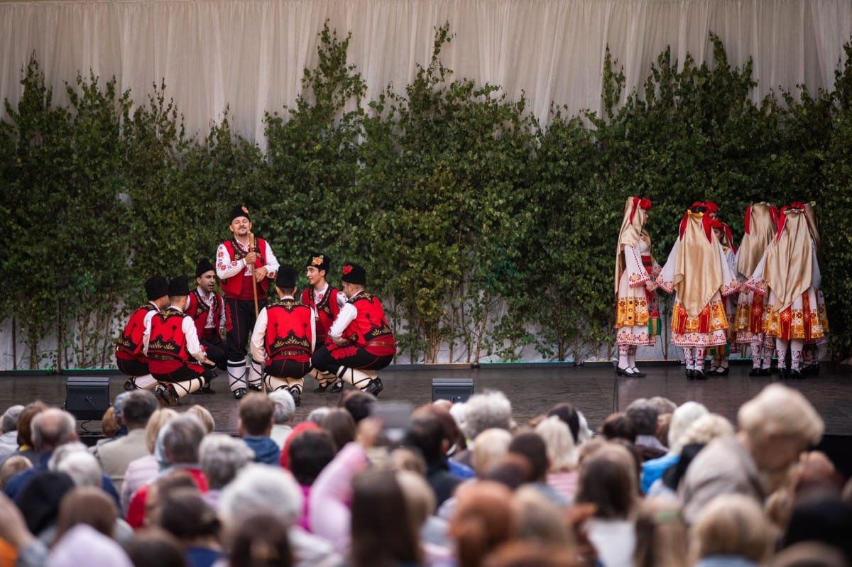 IX Starptautiskais tautas deju festivāls "Sudmaliņas" - koncerts "Trejdeviņas saules lēca" Vērmanes dārzā