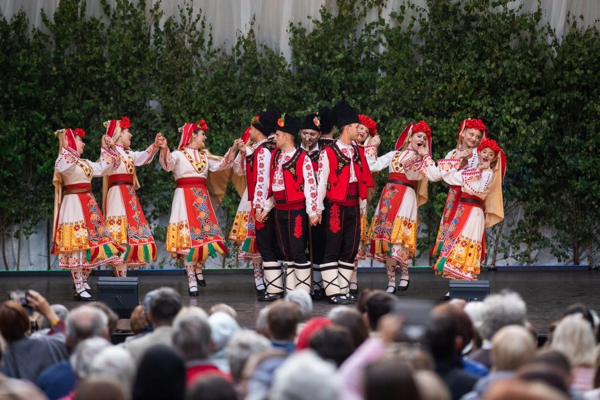 IX Starptautiskais tautas deju festivāls "Sudmaliņas" - koncerts "Trejdeviņas saules lēca" Vērmanes dārzā