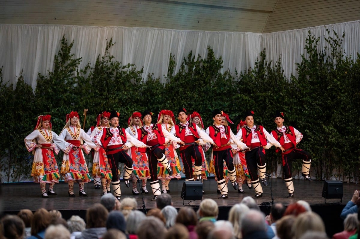 IX Starptautiskais tautas deju festivāls "Sudmaliņas" - koncerts "Trejdeviņas saules lēca" Vērmanes dārzā