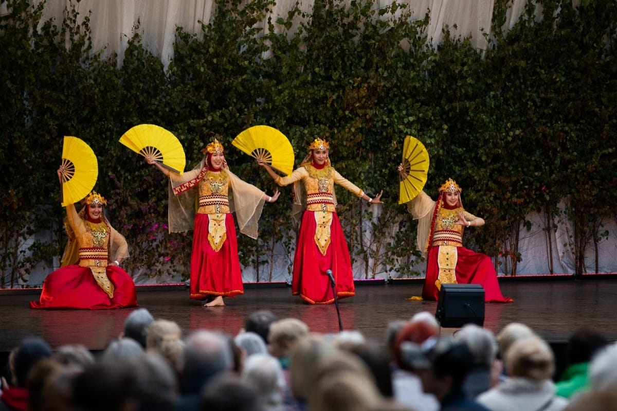 IX Starptautiskais tautas deju festivāls "Sudmaliņas" - koncerts "Trejdeviņas saules lēca" Vērmanes dārzā