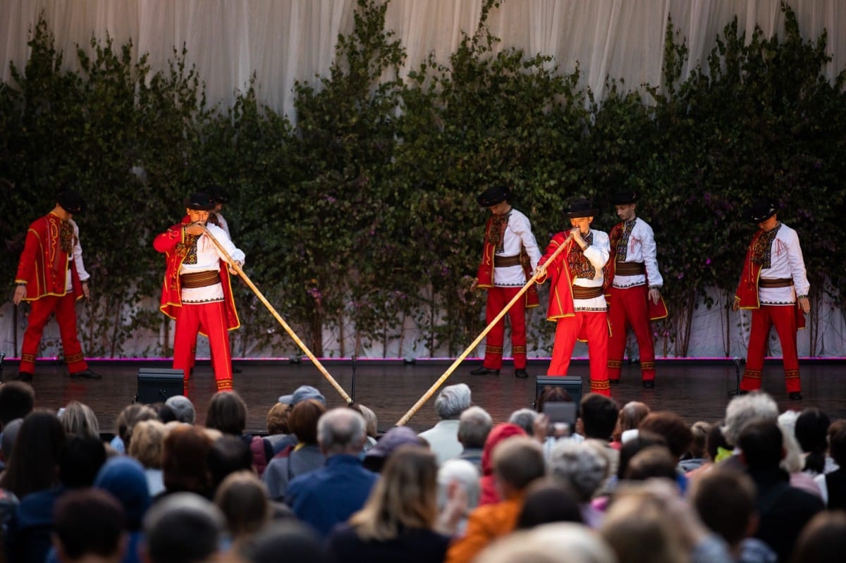 IX Starptautiskais tautas deju festivāls "Sudmaliņas" - koncerts "Trejdeviņas saules lēca" Vērmanes dārzā