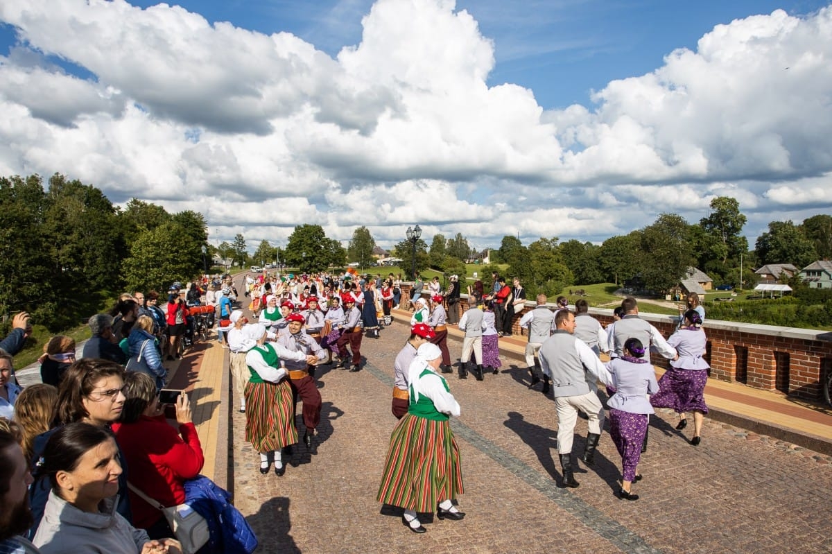 IX Starptautiskais tautas deju festivāls "Sudmaliņas" - Novadu diena Kuldīgā