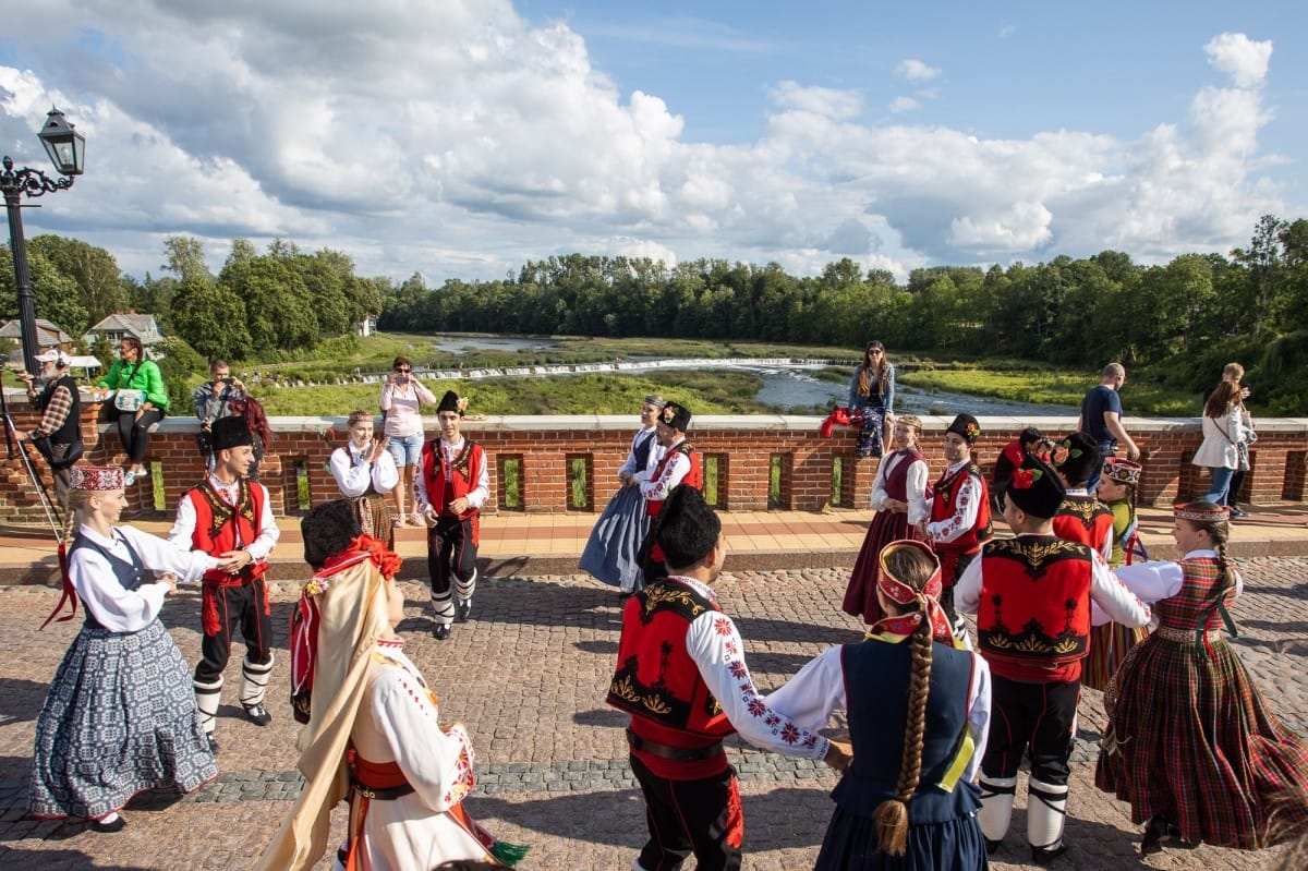 IX Starptautiskais tautas deju festivāls "Sudmaliņas" - Novadu diena Kuldīgā