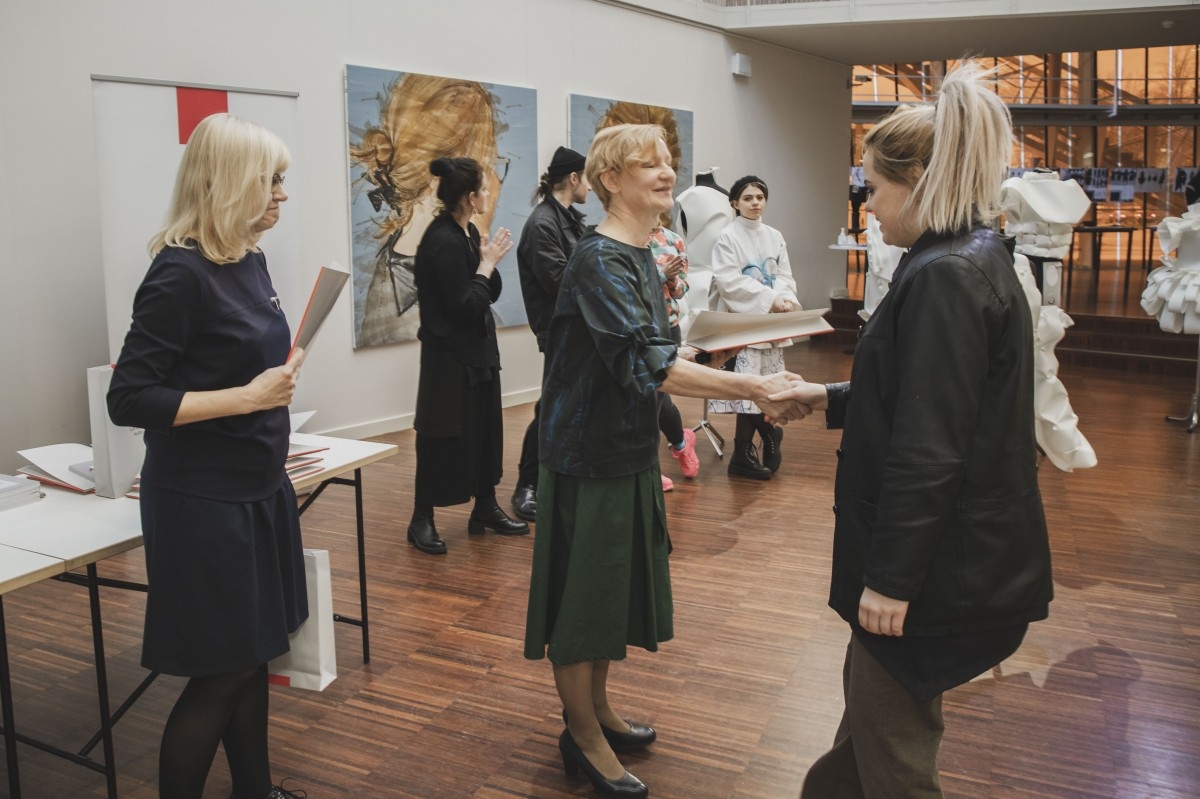 20 Mod 20 - Latvijas profesionālo vidējo mākslas izglītības iestāžu mākslas un dizaina izglītības programmu audzēkņu darbu Vals