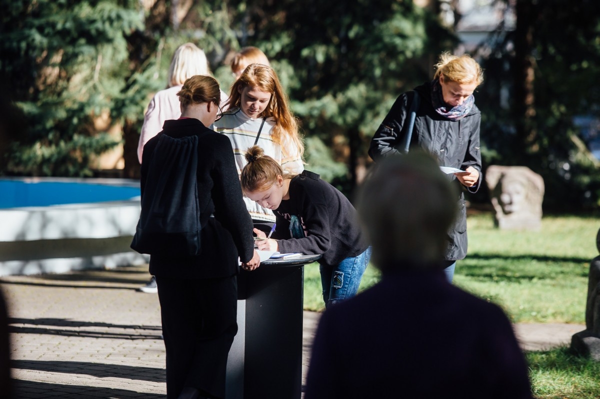 Latvijas mākslas skolu audzēkņu Valsts konkursa laureātu apbalvošana LKA E. Smiļģa Teātra muzejā