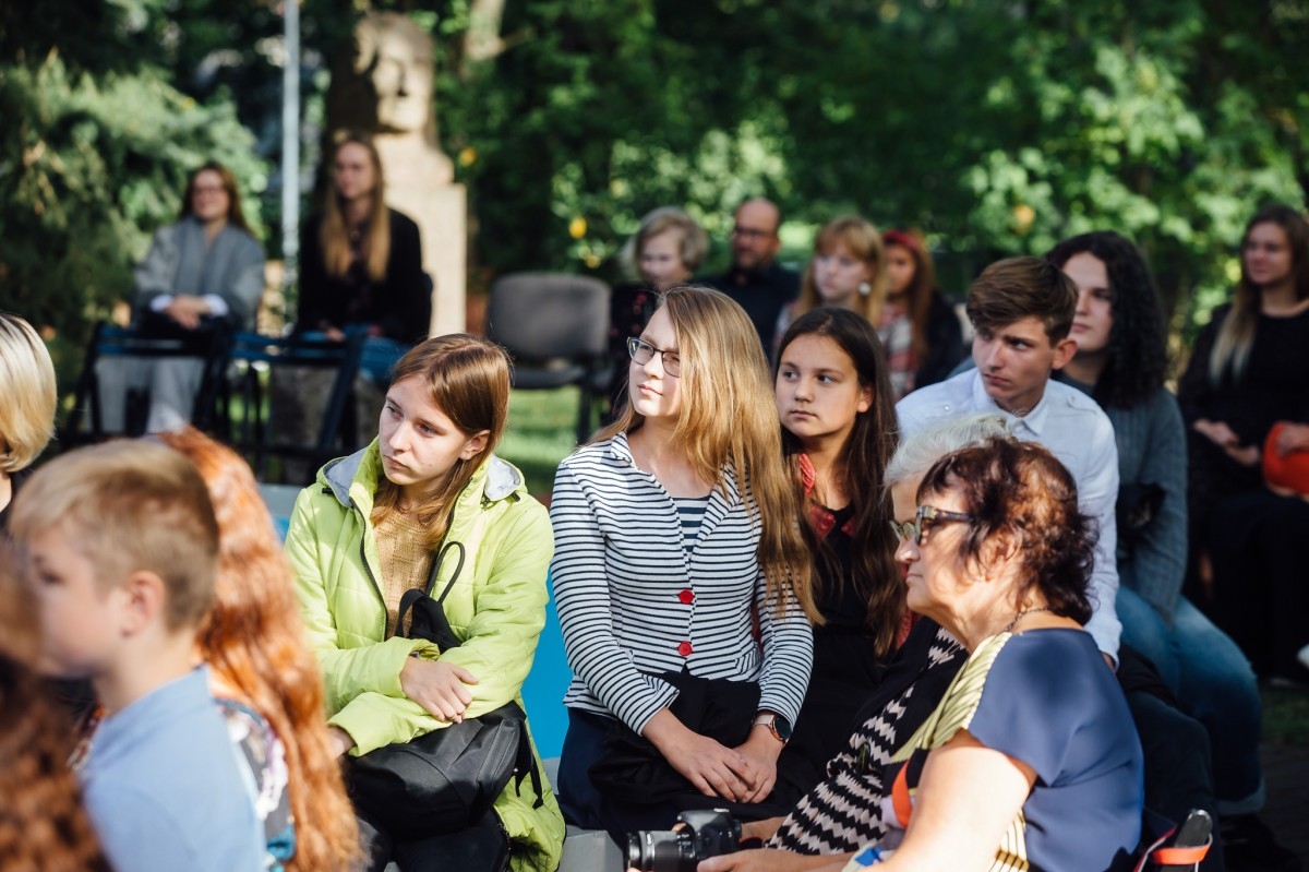 Latvijas mākslas skolu audzēkņu Valsts konkursa laureātu apbalvošana LKA E. Smiļģa Teātra muzejā