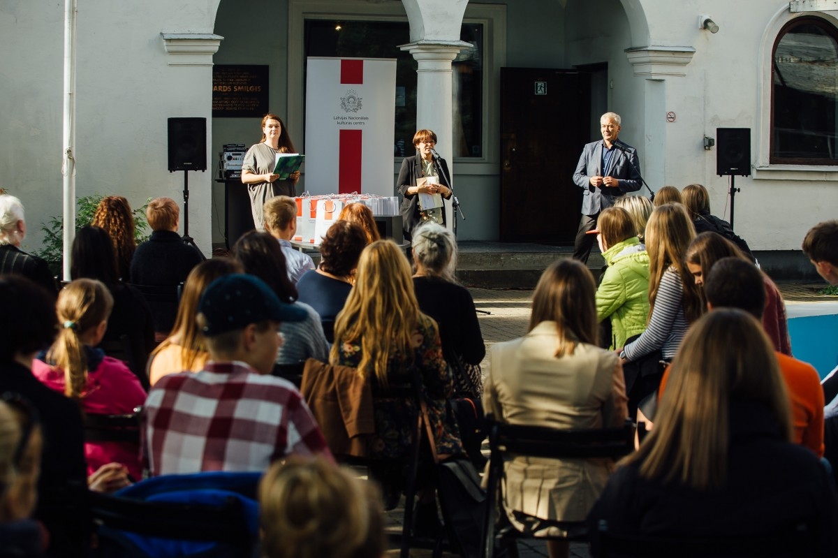 Latvijas mākslas skolu audzēkņu Valsts konkursa laureātu apbalvošana LKA E. Smiļģa Teātra muzejā